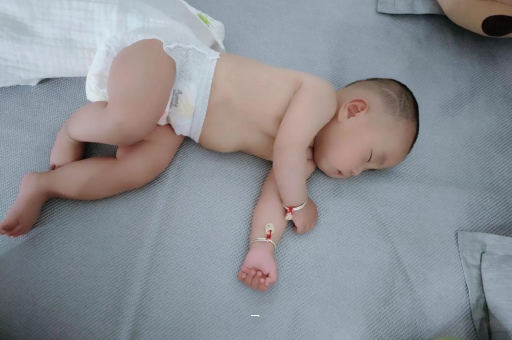 借卵生子机构宝宝咳到吐怎么办